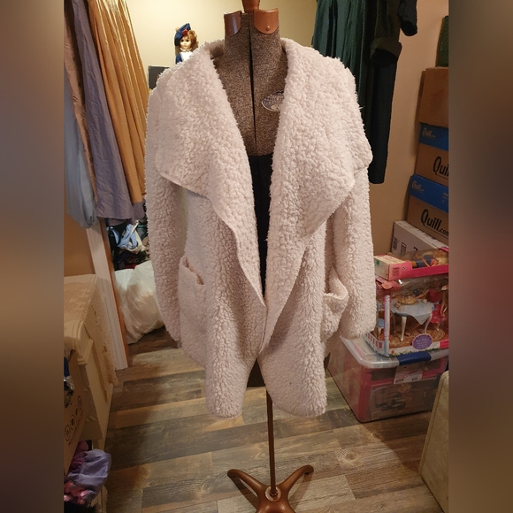 Secret Treasures Sweaters - Fluffy Jacket cardigan sweater bed jacket